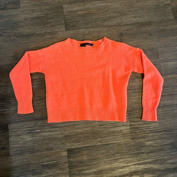 360 Cashmere Sweaters - 360 Cashmere Vibrant Coral Crew Neck Sweater w/ Pink Star 100% Cashmere